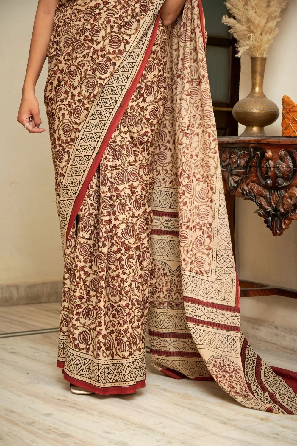 Cream mulmul cotton saree
