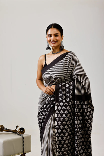 Pure Mulmul Cotton Saree | Siyah Lakeer