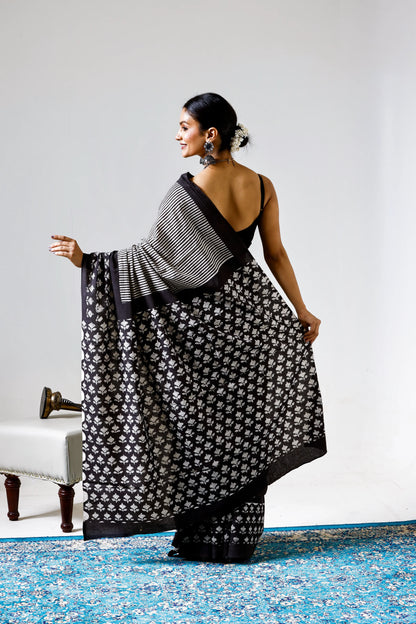 Pure Mulmul Cotton Saree | Siyah Lakeer